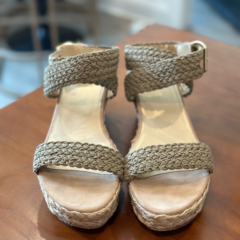 Stuart Weitzman Tan Espadrilles
